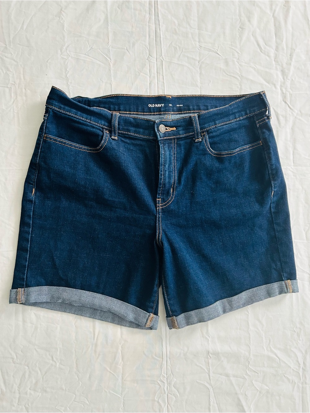 NWOT Old Navy Mid-Rise WOW Jean Shorts